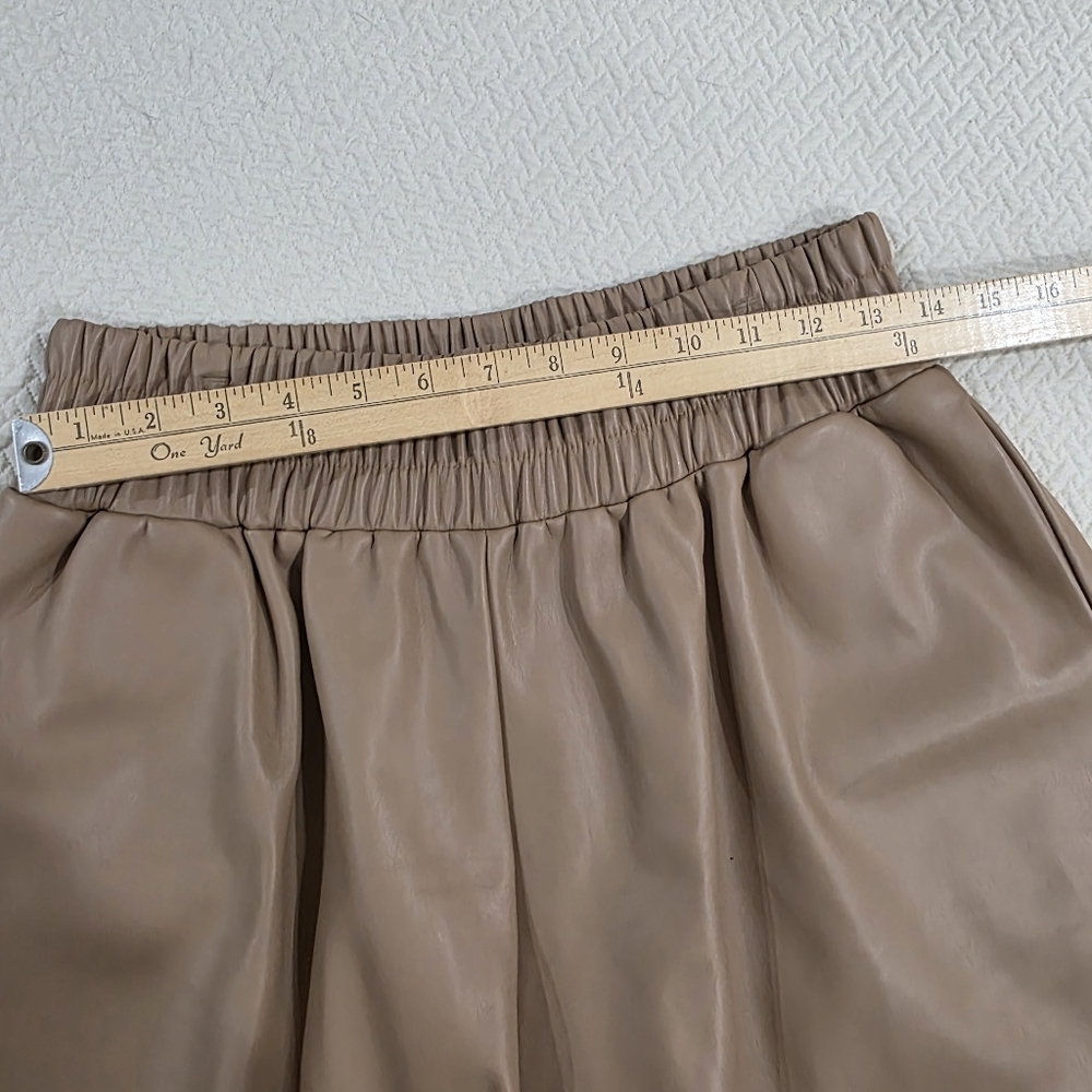 Aaron & Amber Brown Faux Leather Shorts Women's Size Large With Pockets - Picture 6 of 10